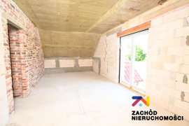 Dwa domy z ziemią rolną w Broniszowie